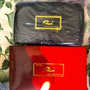 fmcx deluxe Face collection with blusher blush, 2 applicator NEW. Original box